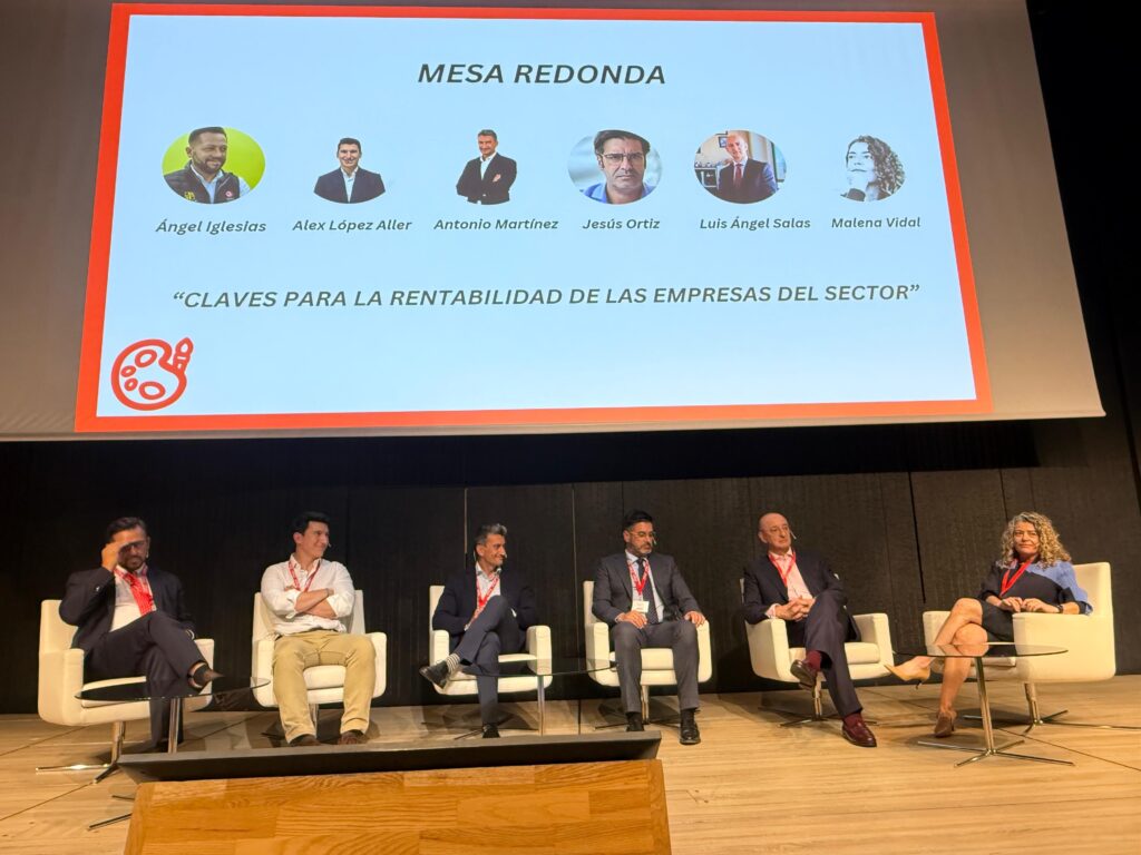 AECE es la asociación nacional de referencia en el sector de las carretillas elevadoras y Tomi Maquinaria